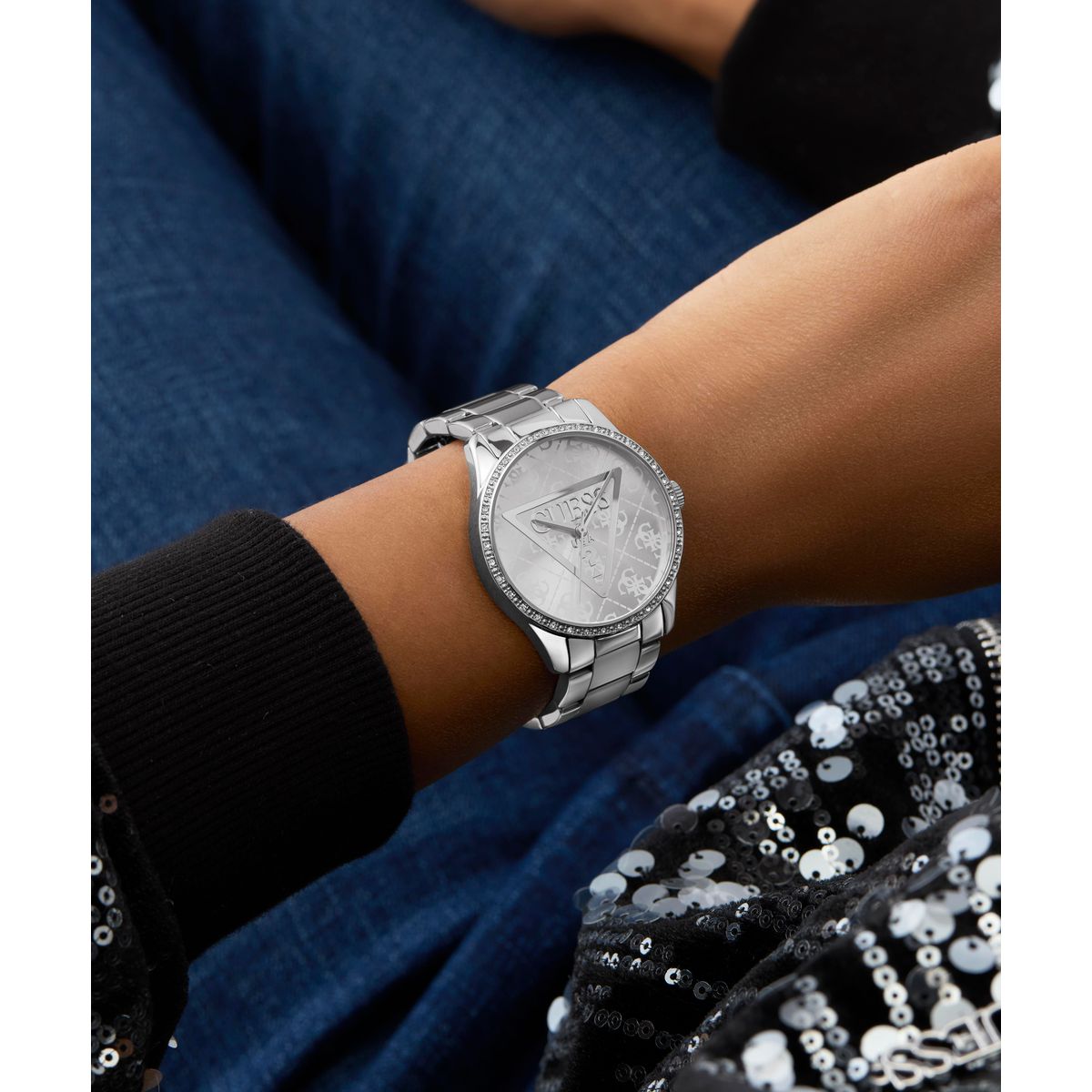 Zegarek na srebrnej bransolecie - Guess Roxy