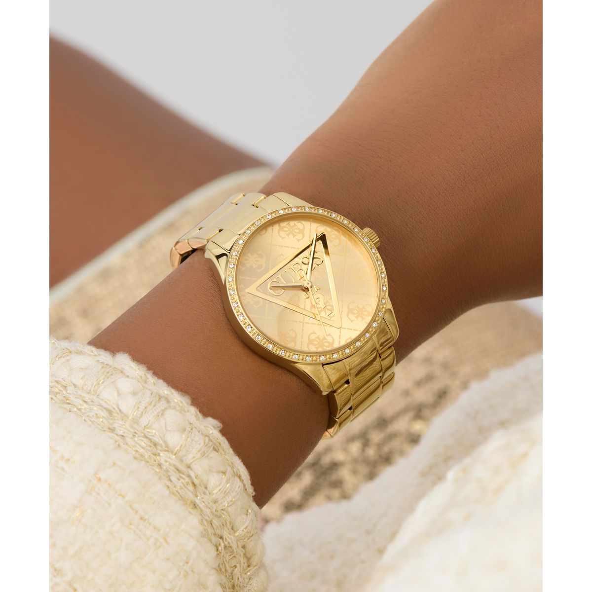 Zegarek na złotej bransolecie - Guess Roxy