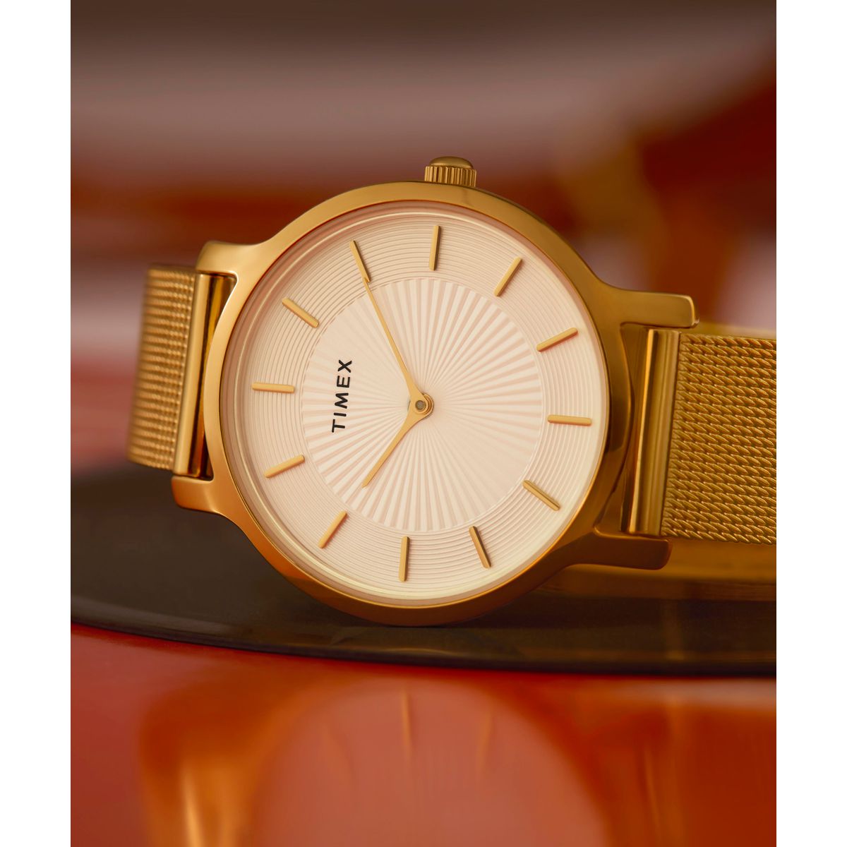 Zegarek na złotej bransolecie - Timex Transcend