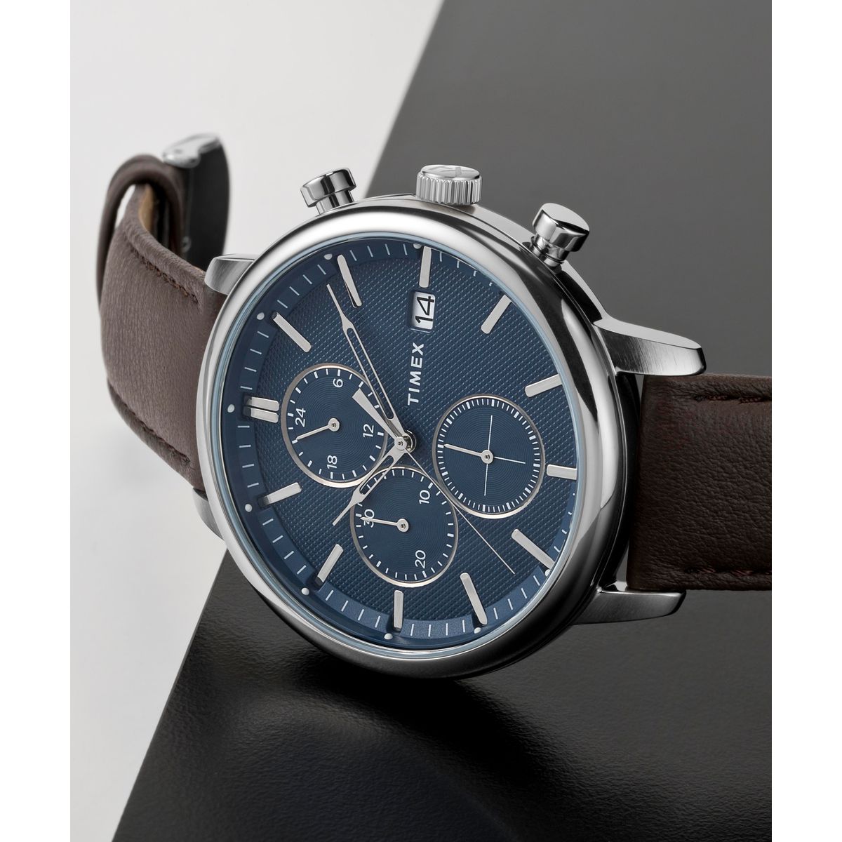 Zegarek na brązowym pasku - Timex Chicago