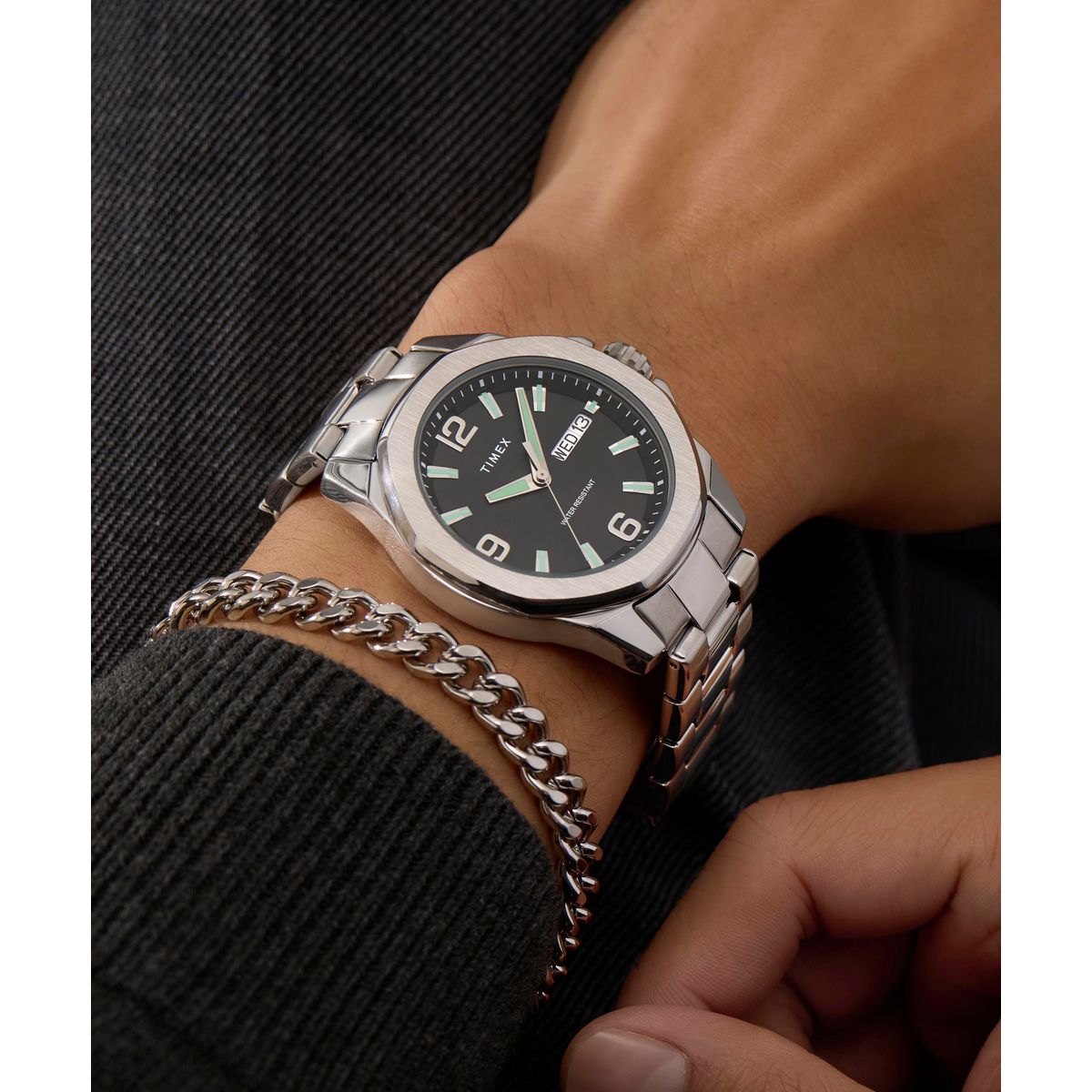 Zegarek na srebrnej bransolecie - Timex Essex