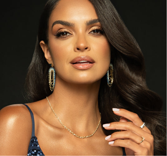 Klaudia el Dursi z biżuterią