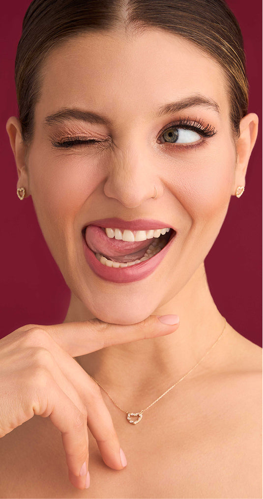 Modelka z biżuterią